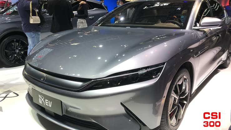 比亚迪在2023年生产超过300万辆汽车 连续第二年击败特斯拉