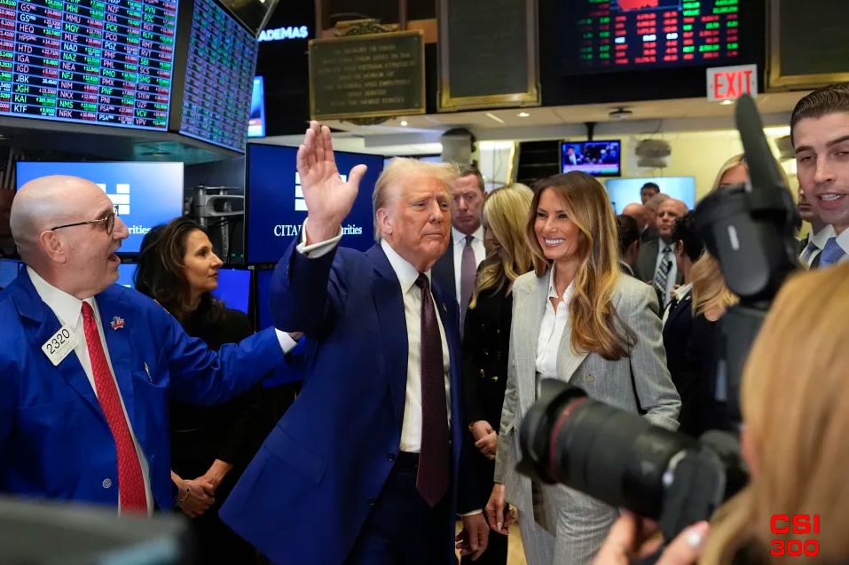 特朗普表示：正在考虑最快从2月1日开始对中国征收10%的关税