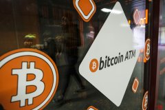 随着投资者抛售黄金 比特币ETF吸引90亿美元投资