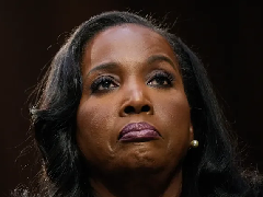 在特朗普官员指控她抵押贷款欺诈后 美联储理事库克表示不会被“胁迫”辞职