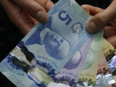 尽管特朗普发动贸易战 但加拿大人仍大举买入美国股票