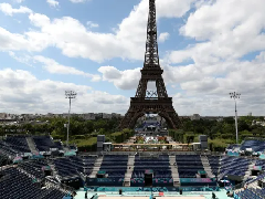 随着抗议活动的爆发 法国新总理没有蜜月期