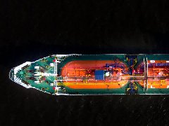 即便战争阻塞航道 伊朗仍通过霍尔木兹海峡向中国运送数百万桶石油